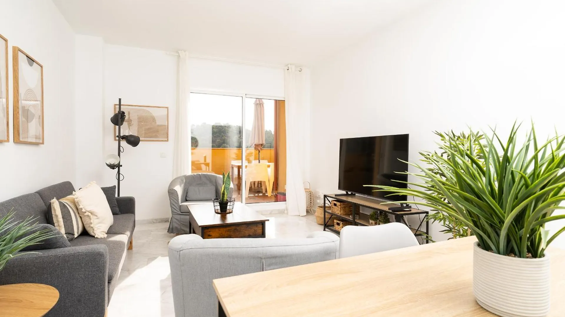 Penthouse Stunning Mountain Views-Reserva De Marbella 2 Apartment
