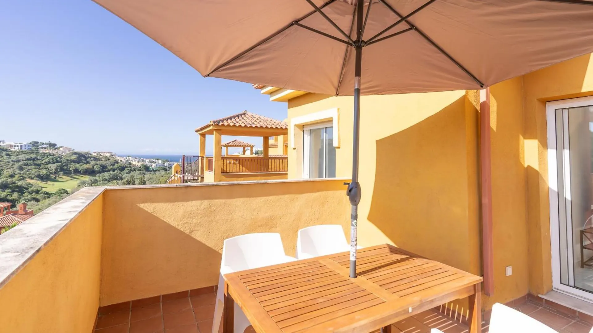Penthouse Stunning Mountain Views-Reserva De Marbella 2 Apartamento